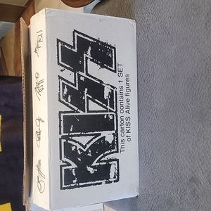 Kiss Alive figures